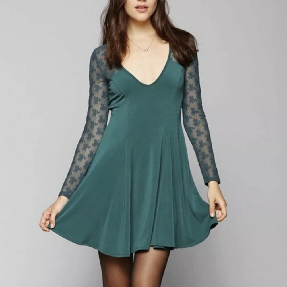 🍃 Urban Outfitters | Lace Dress